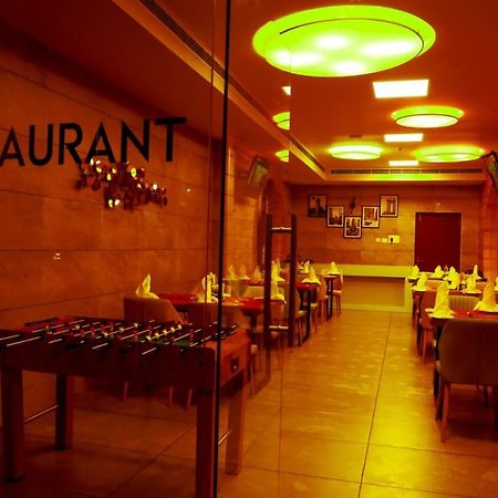 Hotel New York Square Kottayam Esterno foto