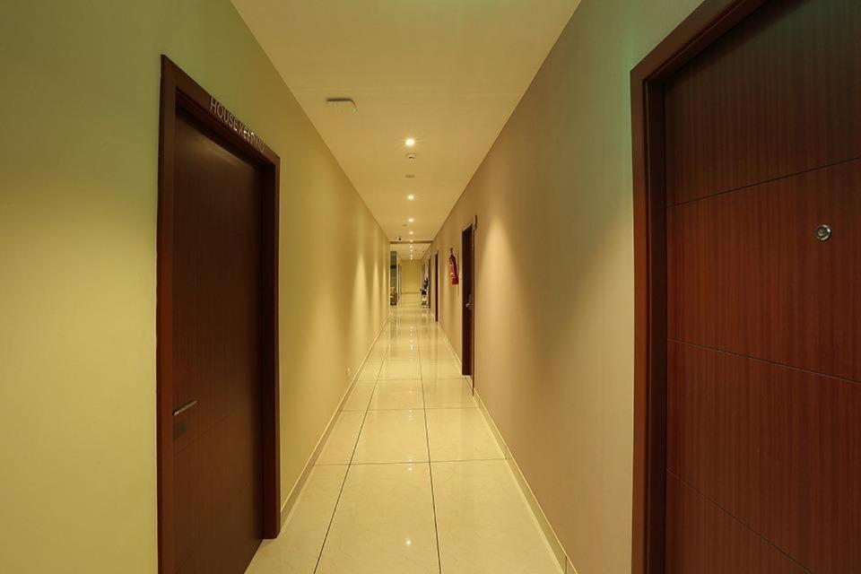 Hotel New York Square Kottayam Esterno foto