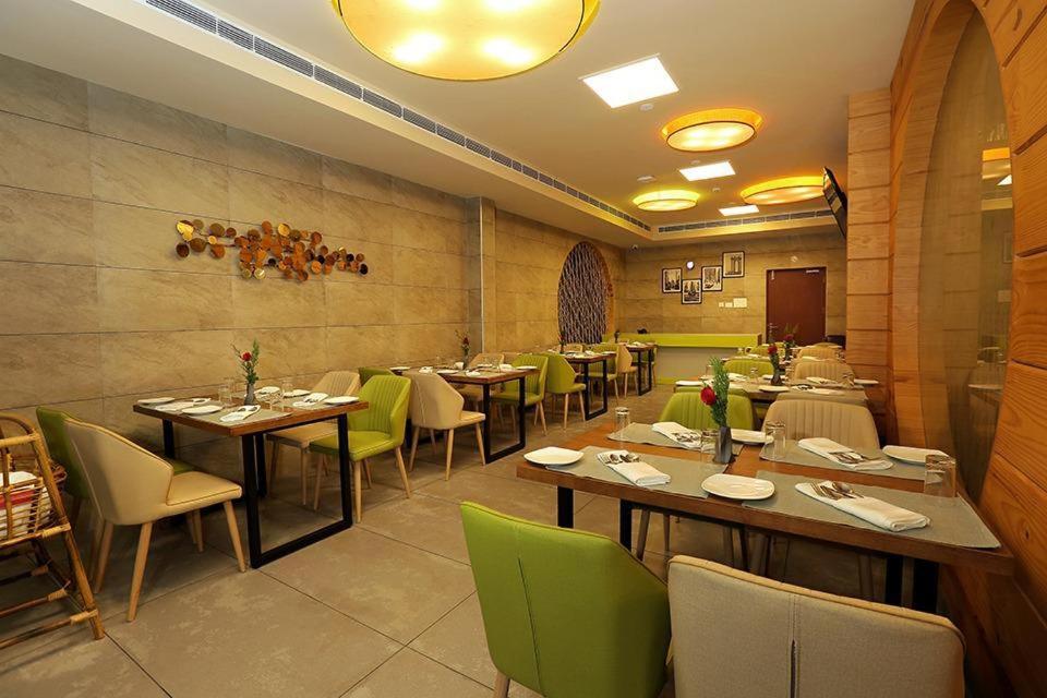 Hotel New York Square Kottayam Esterno foto
