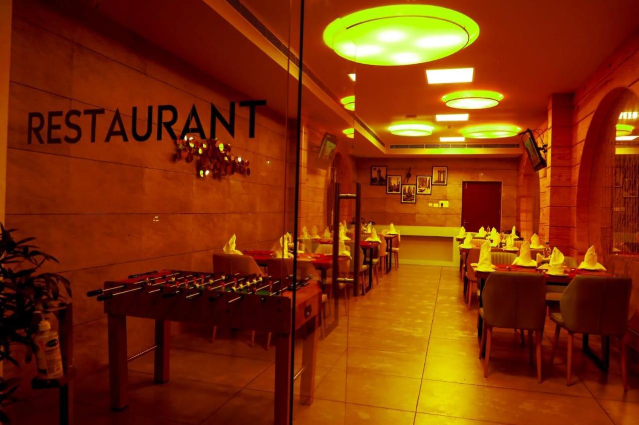 Hotel New York Square Kottayam Esterno foto