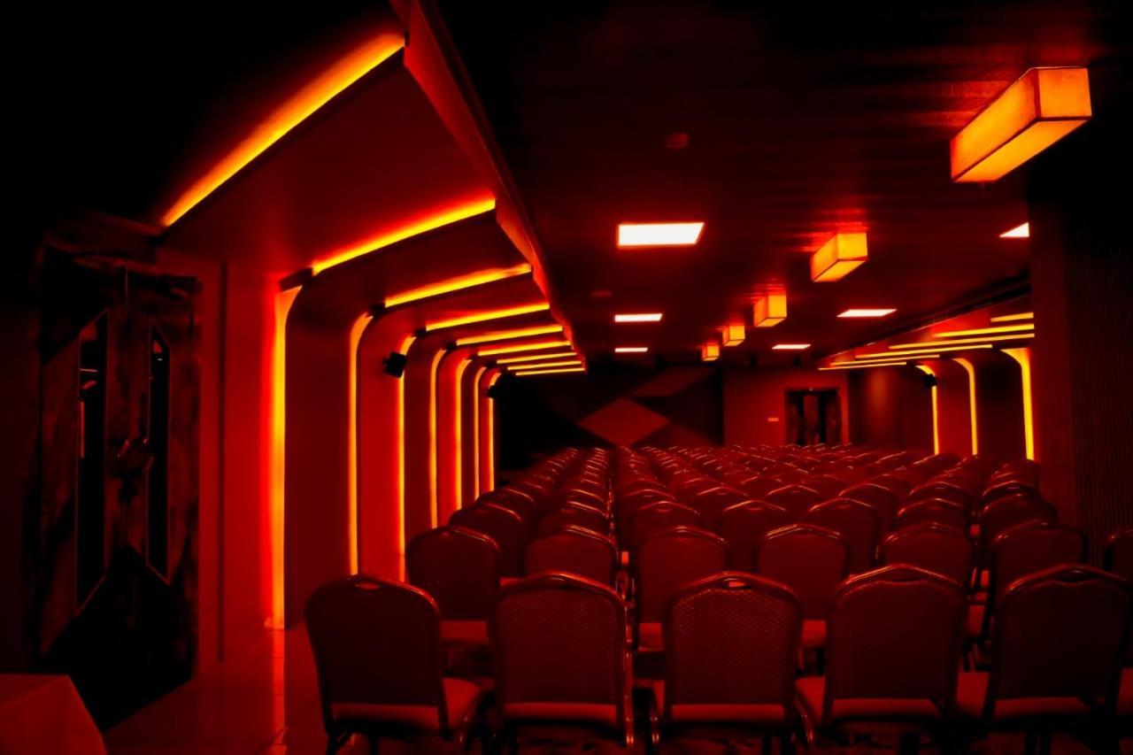 Hotel New York Square Kottayam Esterno foto